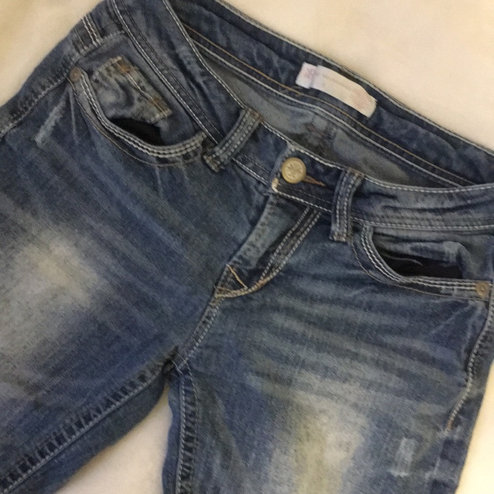 Shorts - Picture 2 of 3